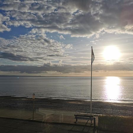 Lovely Seafront 2 Bed Flat In アベリストウィス エクステリア 写真